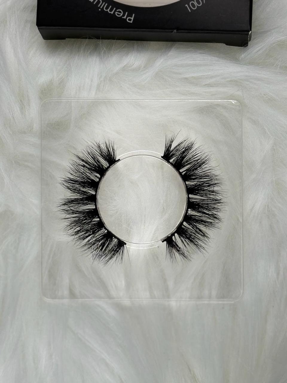 Mink Lashes | Hey There